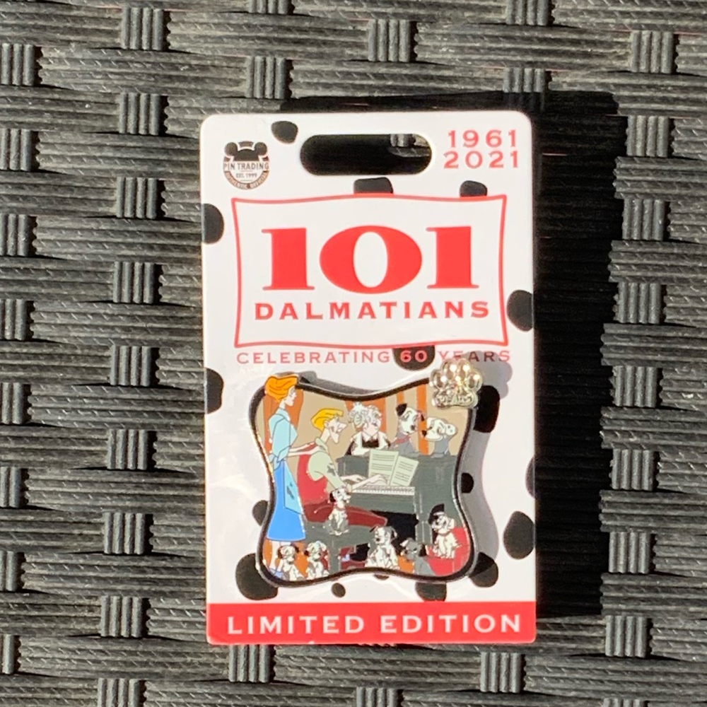 Authentic!✨ Disney Parks Limited Edition 101 Dalmatians Pin